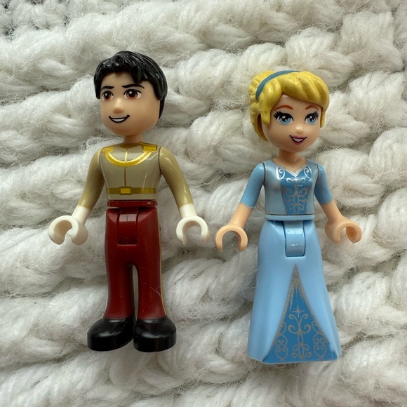 Lego Disney Cinderella’s Dream Castle #41154 - Picture 12 of 15